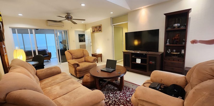 Casa de 5 dormitorios en Pattaya, Tailandia № 80713