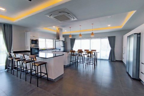 Condominio de 4 dormitorios en Pattaya, Tailandia № 80709 - foto 9