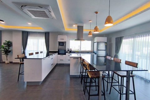 Condominio de 4 dormitorios en Pattaya, Tailandia № 80709 - foto 10