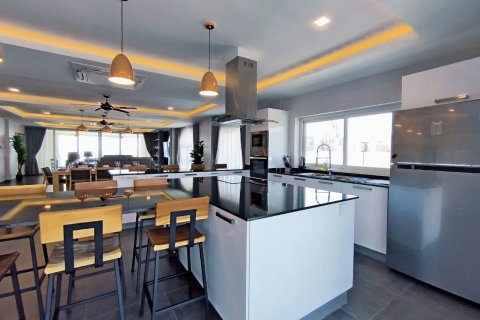Condominio de 4 dormitorios en Pattaya, Tailandia № 80709 - foto 12