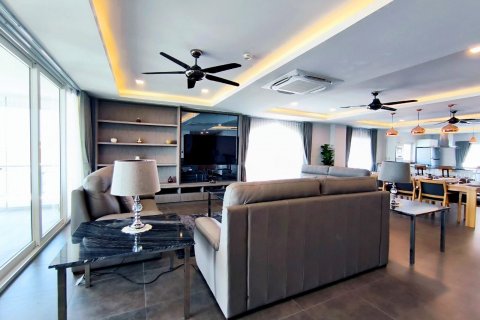 Condominio de 4 dormitorios en Pattaya, Tailandia № 80709 - foto 3