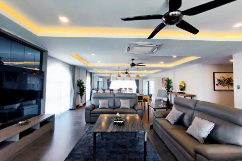 Condominio de 4 dormitorios en Pattaya, Tailandia № 80709