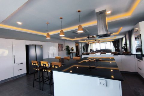 Condominio de 4 dormitorios en Pattaya, Tailandia № 80709 - foto 13