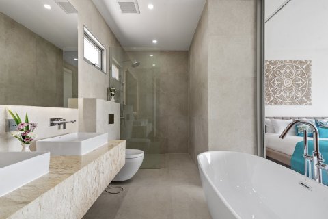Casa de 4 dormitorios en Ko Samui, Tailandia № 130649 - foto 12