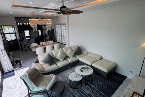Casa de 4 dormitorios en Ko Samui, Tailandia № 130650 - foto 13