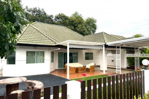 Casa de 3 dormitorios en Pattaya, Tailandia № 126856 - foto 4