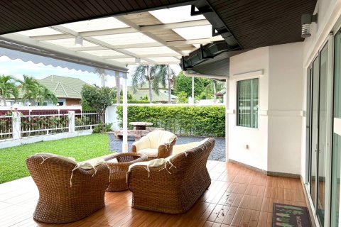 Casa de 3 dormitorios en Pattaya, Tailandia № 126856 - foto 8
