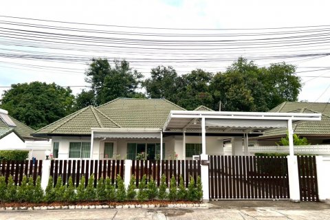 Casa de 3 dormitorios en Pattaya, Tailandia № 126856 - foto 2