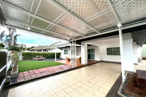 Casa de 3 dormitorios en Pattaya, Tailandia № 126856 - foto 7