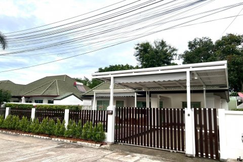 Casa de 3 dormitorios en Pattaya, Tailandia № 126856 - foto 3