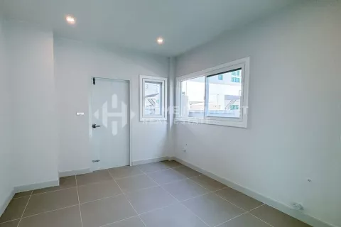 Casa de 4 dormitorios en Phuket, Tailandia № 131469 - foto 5