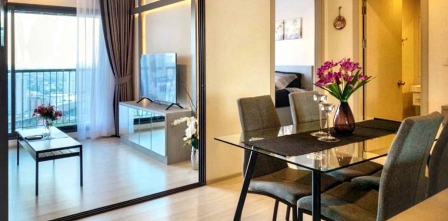 Condominio de 1 dormitorio en Khlong Toei, Bangkok, Tailandia № 125807