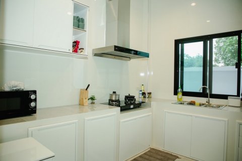 Casa de 3 dormitorios en Bangkok, Tailandia № 79609 - foto 11