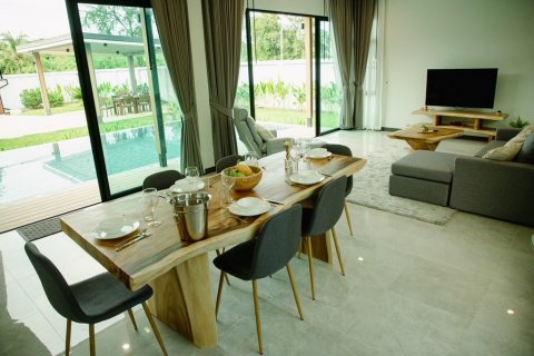 Casa de 3 dormitorios en Bangkok, Tailandia № 79609 - foto 8