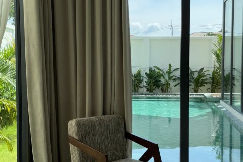 Chalet de 4 dormitorios en Bang Tao, Tailandia № 79607 - foto 10