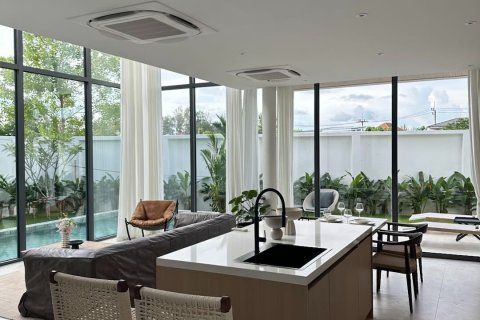 Chalet de 4 dormitorios en Bang Tao, Tailandia № 79607 - foto 3