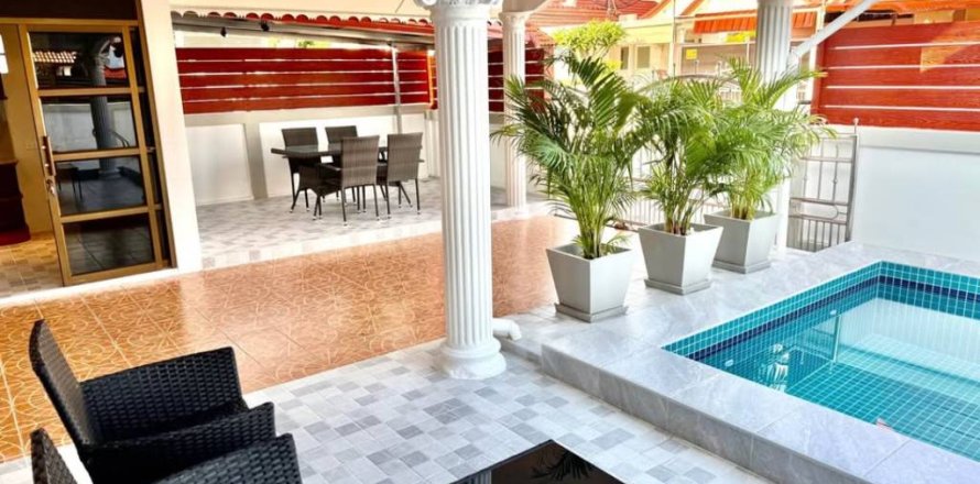 Casa de 4 dormitorios en Pattaya, Tailandia № 125783