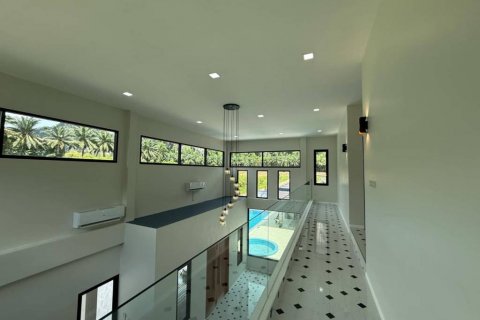 Villa in Krabi, Thailand 7 Schlafzimmer № 125777 - Foto 9