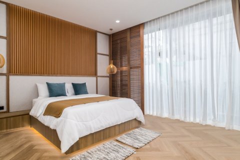 Chalet de 4 dormitorios en Bang Tao, Tailandia № 71539 - foto 14