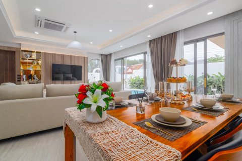 Chalet de 4 dormitorios en Bang Tao, Tailandia № 71539 - foto 22