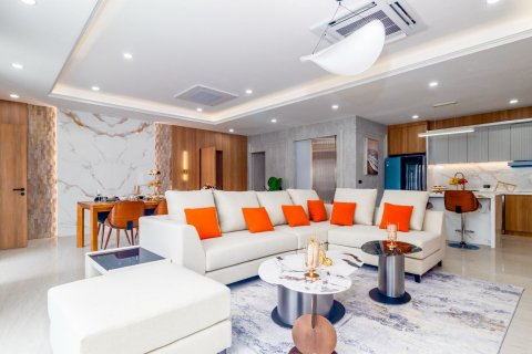 Chalet de 4 dormitorios en Bang Tao, Tailandia № 71539 - foto 7