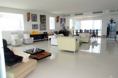 Condominio de 4 dormitorios en Pattaya, Tailandia № 100021