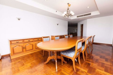 Condominio de 4 dormitorios en Watthana, Bangkok, Tailandia № 76687 - foto 15