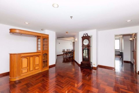 Condominio de 4 dormitorios en Watthana, Bangkok, Tailandia № 76687 - foto 4