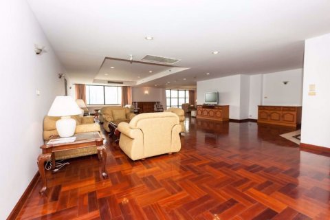 Condominio de 4 dormitorios en Watthana, Bangkok, Tailandia № 76687 - foto 6