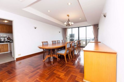 Condominio de 4 dormitorios en Watthana, Bangkok, Tailandia № 76687 - foto 5