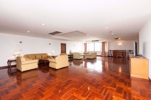 Condominio de 4 dormitorios en Watthana, Bangkok, Tailandia № 76687 - foto 3