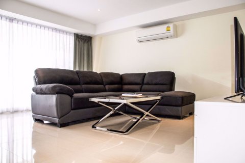 Condominio de 1 dormitorio en Bang Rak, Bangkok, Tailandia № 76688 - foto 2