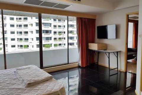 Condominio de 3 dormitorios en Bang Rak, Bangkok, Tailandia № 76691 - foto 7
