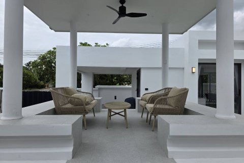 Casa de 5 dormitorios en Pattaya, Tailandia № 130364 - foto 30