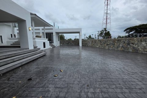 Casa de 5 dormitorios en Pattaya, Tailandia № 130364 - foto 5