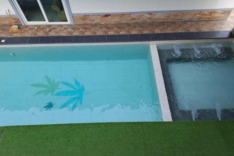 Casa de 7 dormitorios en Bang Lamung, Tailandia № 130360 - foto 20