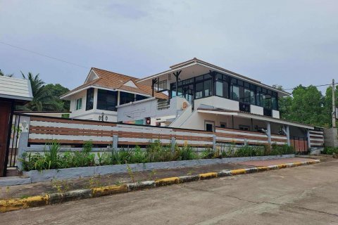 Casa de 7 dormitorios en Bang Lamung, Tailandia № 130360 - foto 2