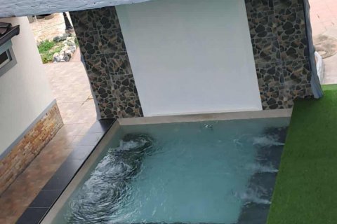 Casa de 7 dormitorios en Bang Lamung, Tailandia № 130360 - foto 16