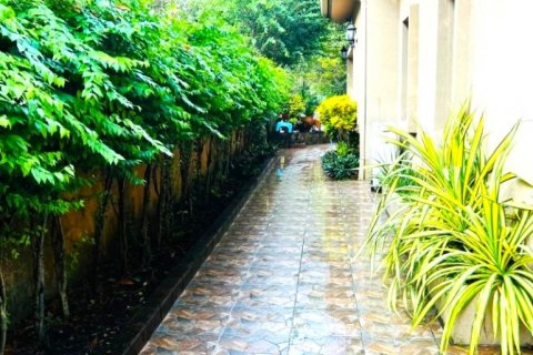 Casa de 5 dormitorios en Pattaya, Tailandia № 132355 - foto 3