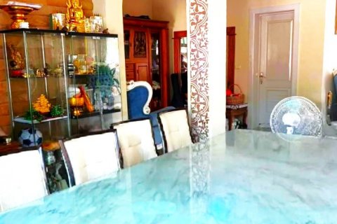 Casa de 5 dormitorios en Pattaya, Tailandia № 132355 - foto 6