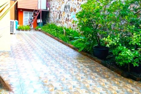 Casa de 5 dormitorios en Pattaya, Tailandia № 132355 - foto 11