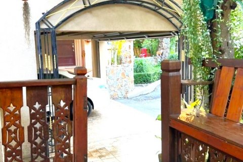Casa de 5 dormitorios en Pattaya, Tailandia № 132355 - foto 9