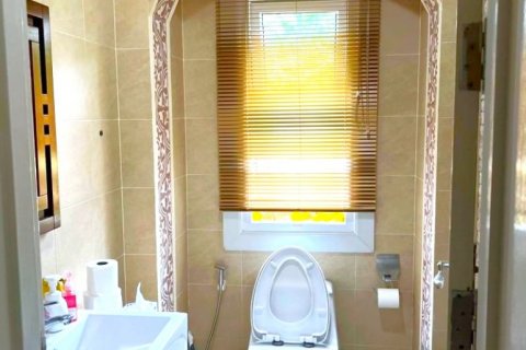 Casa de 5 dormitorios en Pattaya, Tailandia № 132355 - foto 13