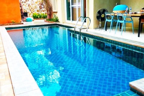 Casa de 5 dormitorios en Pattaya, Tailandia № 132355 - foto 2