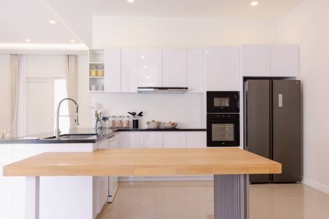 Chalet de 3 dormitorios en Hua Hin, Tailandia № 132426 - foto 9