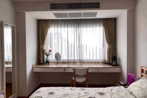 Condominio de 2 dormitorios en Phra Khanong, Bangkok, Tailandia № 85028 - foto 8