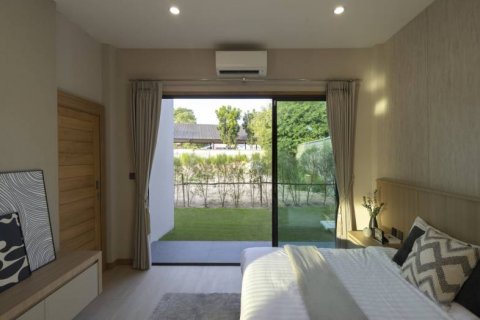 Chalet de 4 dormitorios en Pattaya, Tailandia № 125849 - foto 7