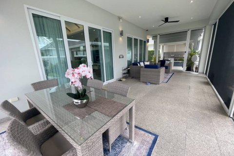 Chalet de 3 dormitorios en Hua Hin, Tailandia № 132709 - foto 7