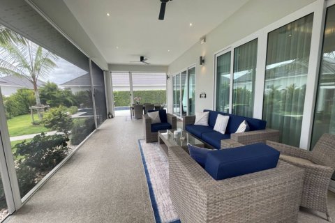 Chalet de 3 dormitorios en Hua Hin, Tailandia № 132709 - foto 6