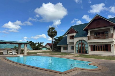 Chalet de 5 dormitorios en Phuket, Tailandia № 132711 - foto 2